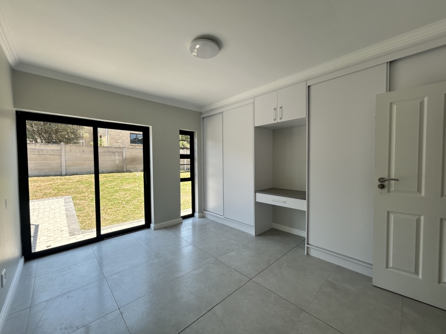 3 Bedroom Property for Sale in Wavecrest Eastern Cape
